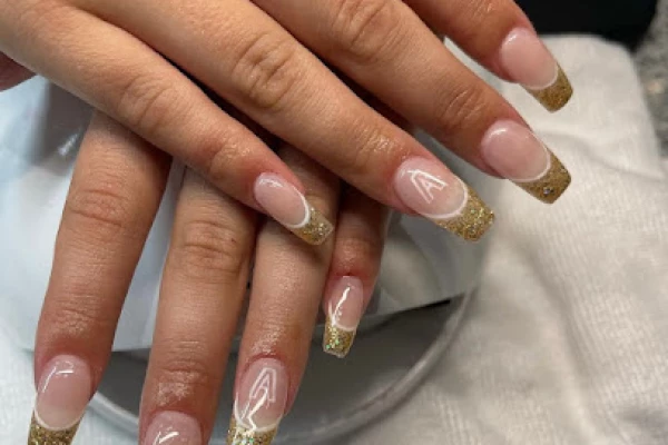3 sis nail