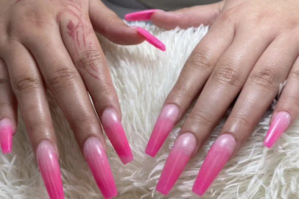 Illinois Nails