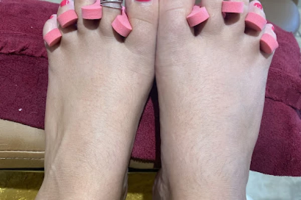 Le Nails and Spa - Medford