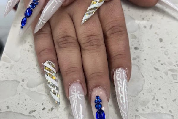SkyLab Nails & Spa