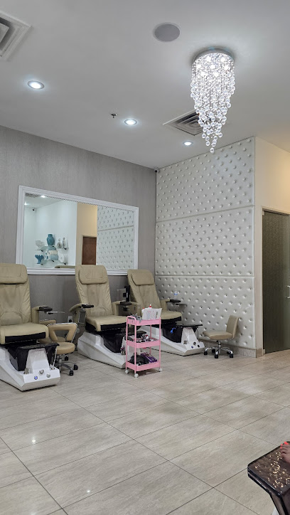 The White Spa Nails